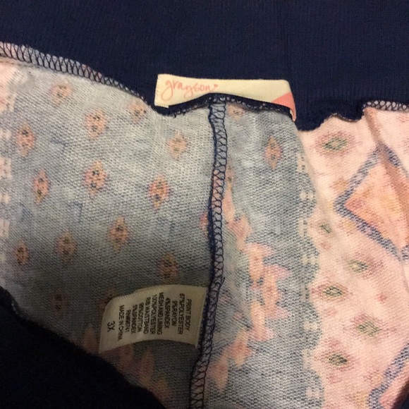 NWOT SUPER CUTE STYLISH PATTERNED SHORTS - Picture 4 of 4